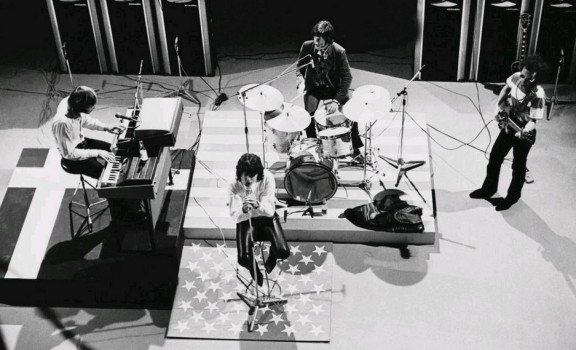 John O'Groats Pub - The Doors foi uma banda de rock psicodélico  norte-americana formada em 1965 em Los Angeles, na Califórnia. O grupo era  composto por Jim Morrison (voz), Ray Manzarek (teclados)